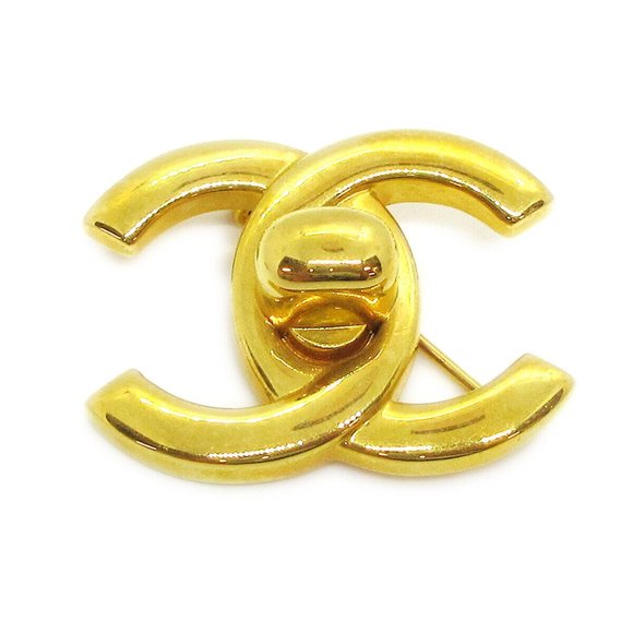 Auth Chanel Turnlock Brooch Pin Gold Small - Picture 1 of 8